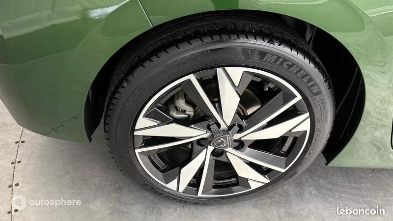 Peugeot 308 1.2 PureTech 130ch S&S Allure (image 22)