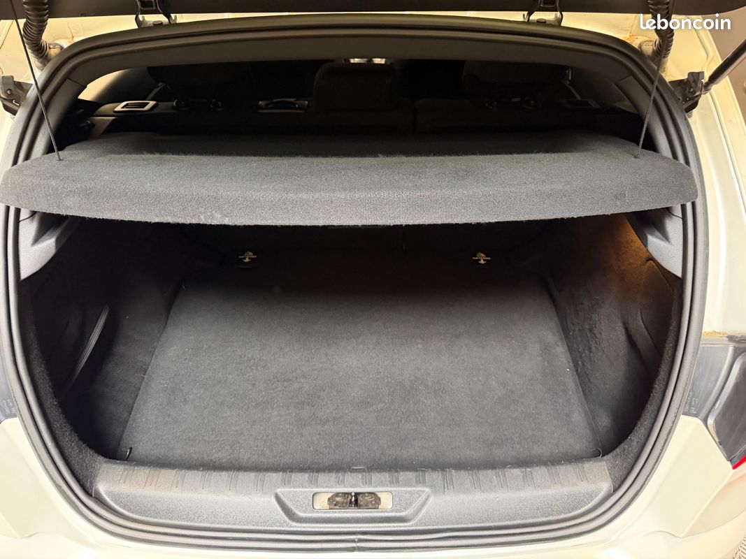 PEUGEOT 308 GENERATION-II 1.6 E-HDI GT LINe 116 (image 10)