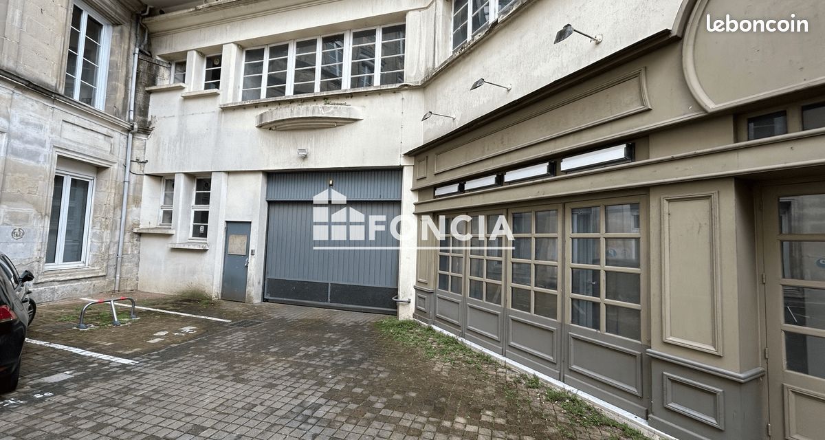 Parking · à Poitiers · 83 €/mois