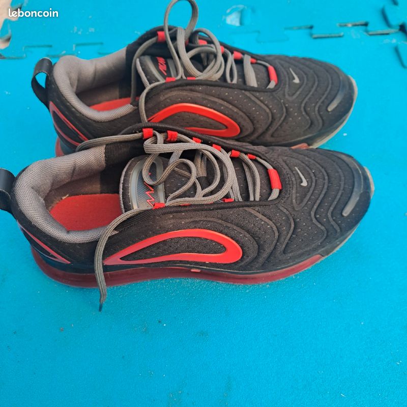 Basket nike Air max 720 rouge et noir Chaussures