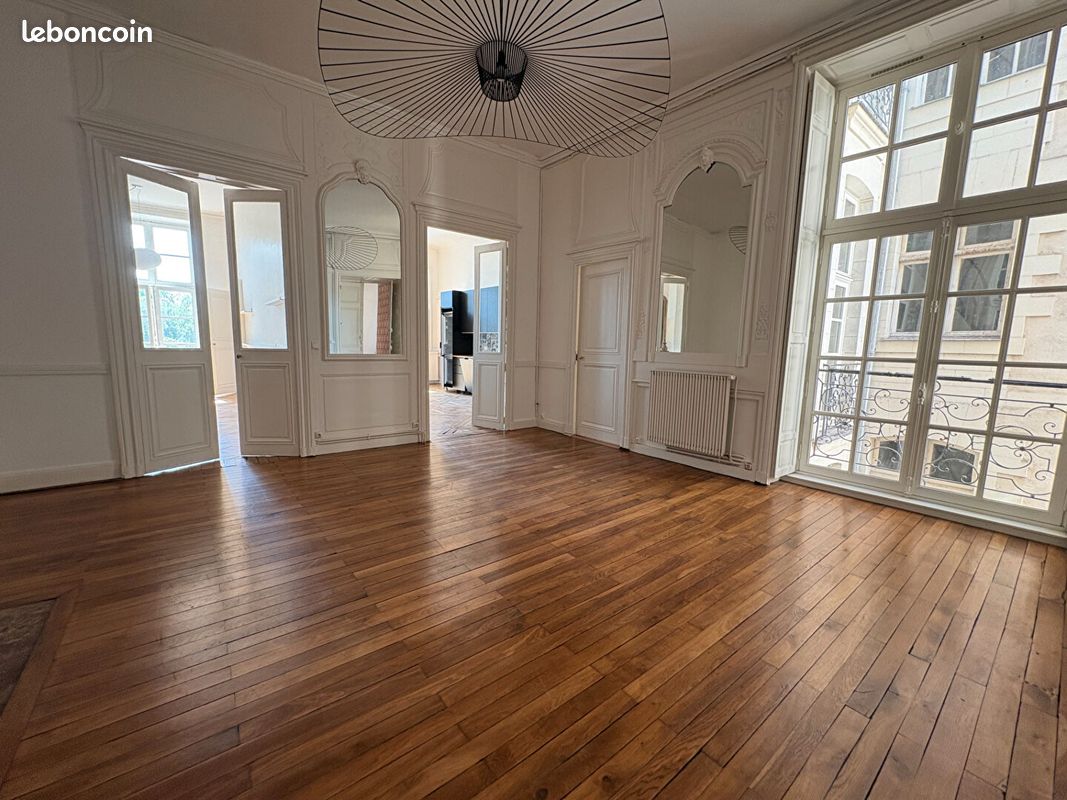 Appartement 6 pièces 133 m² · à Nantes · 133 m² · 2 040 €/mois