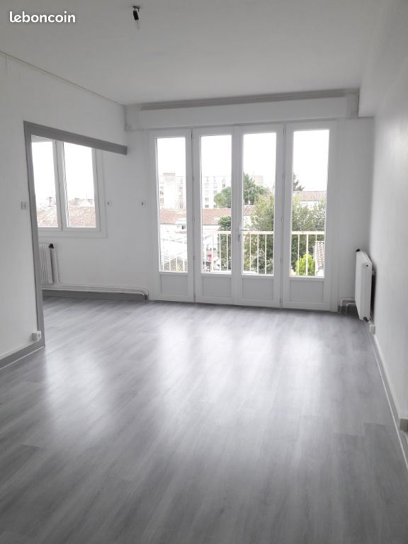 Appartement 3 pièces 77 m² · à Saintes · 77 m² · 709 €/mois
