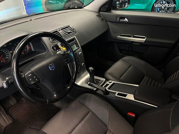 Volvo V50 1.8 ETHANOL 125 CH BVM MOMENTUM - CUIR 240800 km (image 4)