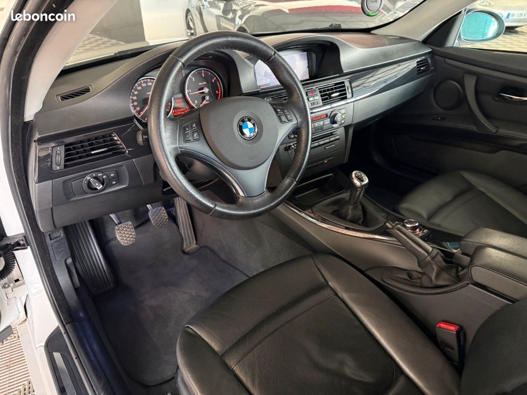 BMW Série 3 Coupé 320d 177ch Luxe BVM6 (E92) (image 10)