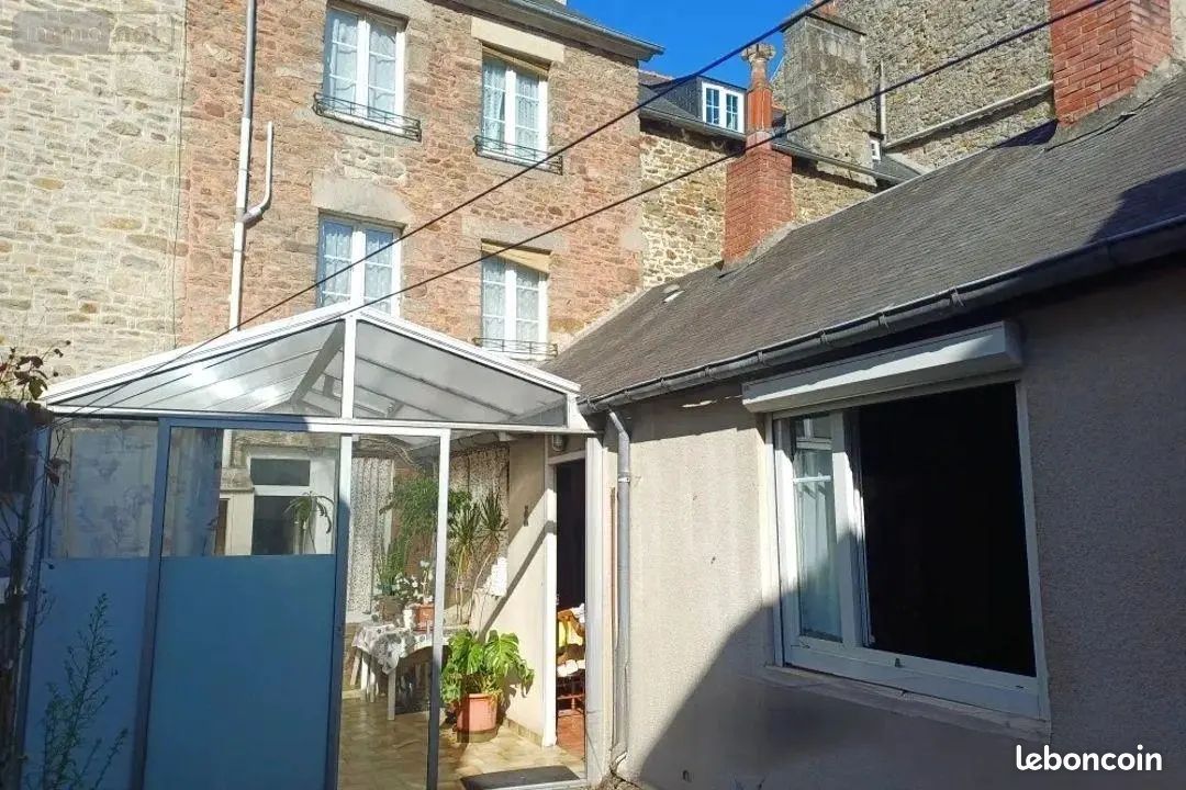 Maison 9 pièces 281 m² · à Dinan · 281 m² · 327 285 €