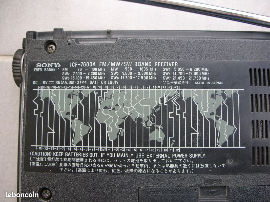Radio portable LW/ MW/FM Sony ICF-703L / worldwide shipping