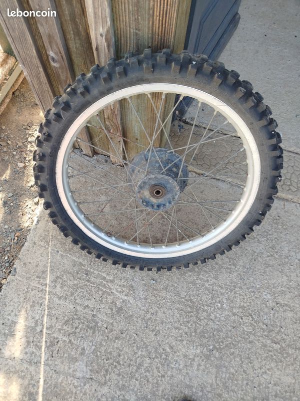 Roue avant 125 RM 1982 (image 2)