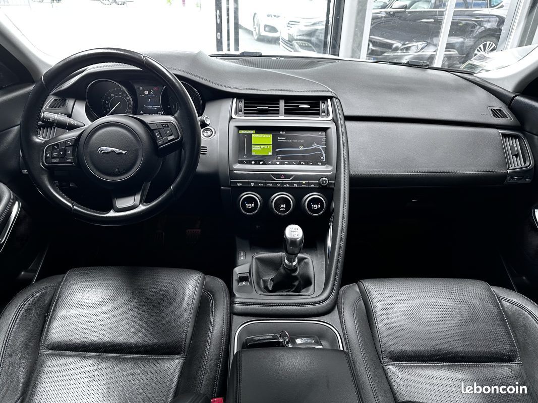 Jaguar e-pace jaguar e-pace 2.0d 150cv r-dynamic s 2018 (image 18)