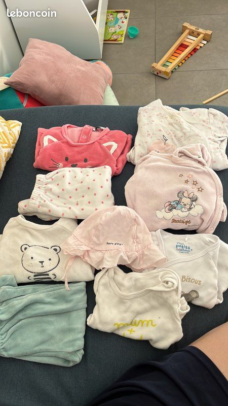 Vêtement bébé taille 9mois (image 1)