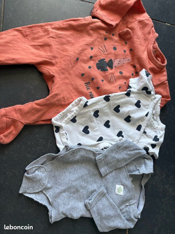 Lot de 16 vêtements bébé 0-1 mois (image 2)