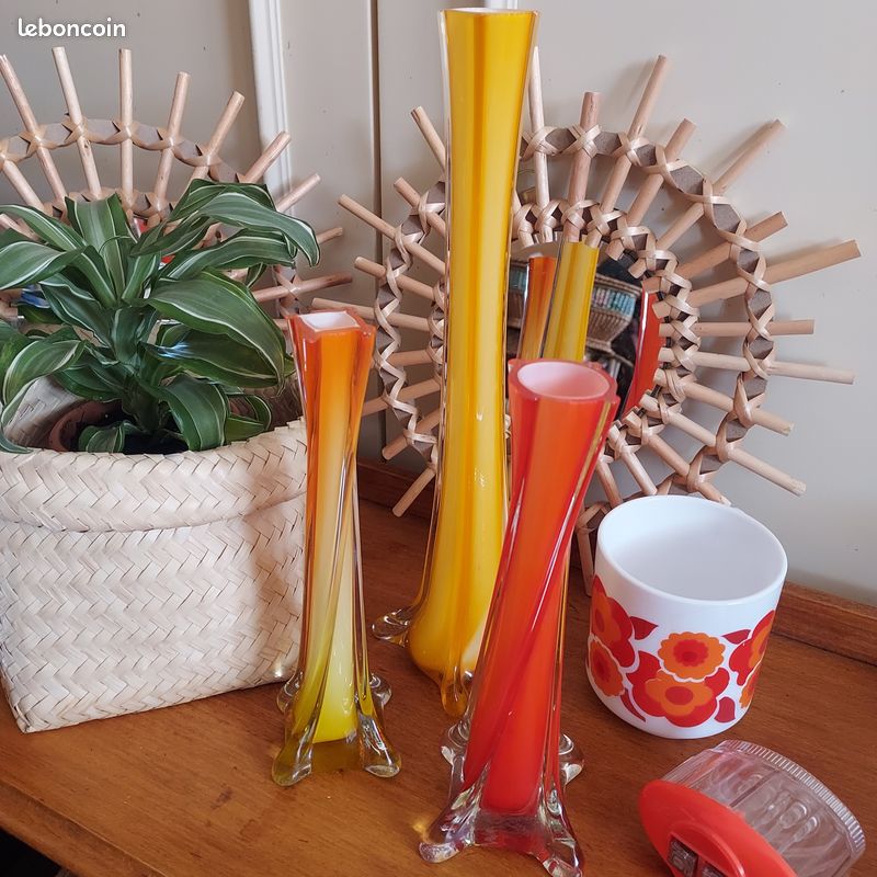 Vase Vintage En Verre Orange à Motif Fleurs - Années 70 - Marque Type Arcopal Ou Pyrex