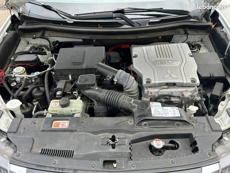 Mitsubishi Outlander PHEV Twin Motor Business 4WD Euro6d-T EVAP 5cv (image 12)