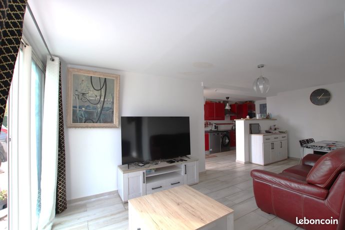 Studio 3 pièces 65 m²