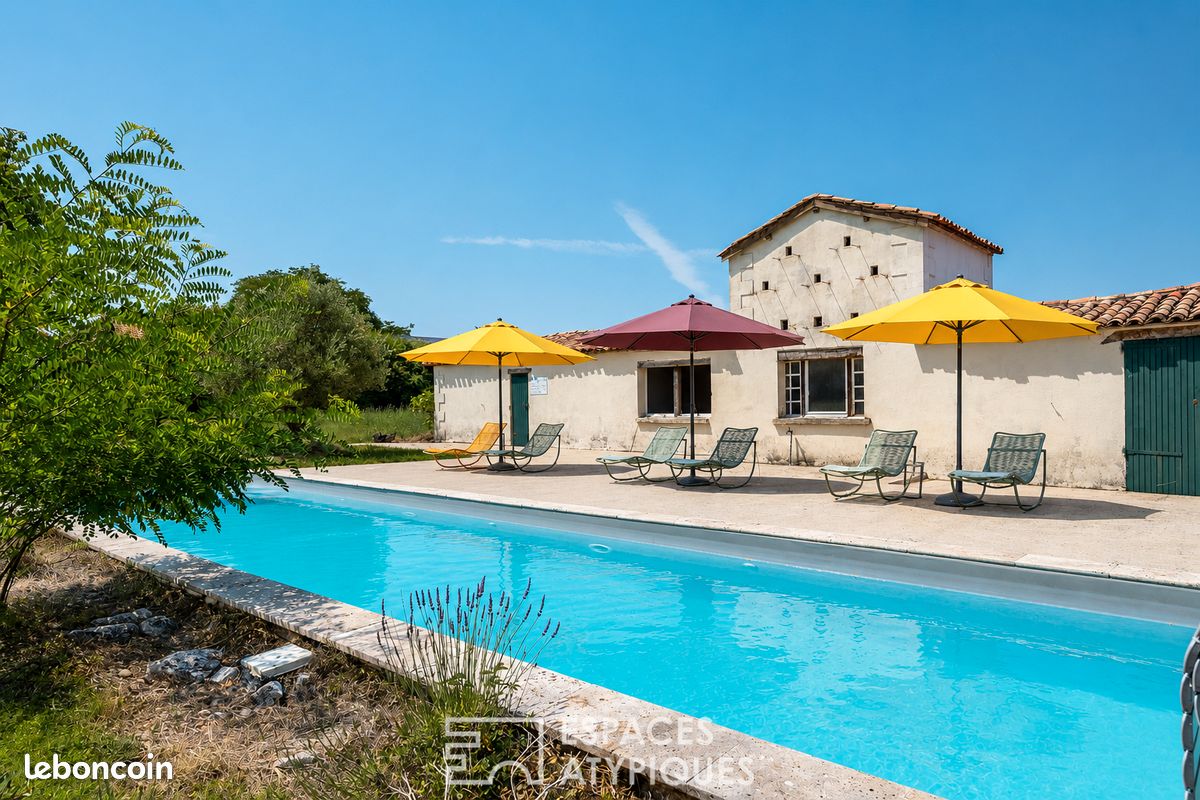 Maison 15 pièces 590 m² · à Lamonzie-Saint-Martin · 590 m² · 995 000 €