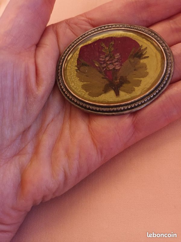 Sublime broche ancienne"Vintage Avec véritables fleurs séchées " (image 2)