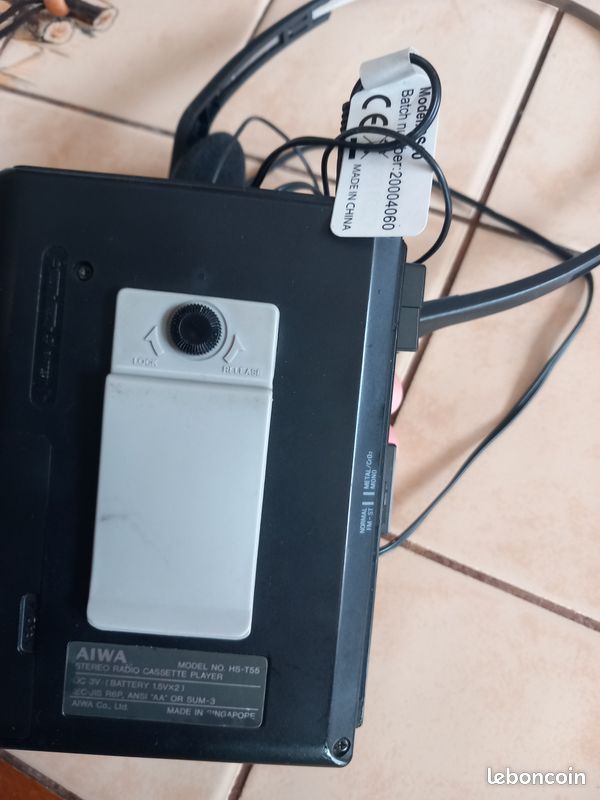 AIWA HS-T55 Walkman Radio K7 - Pour Pièces / Réparation - Noir