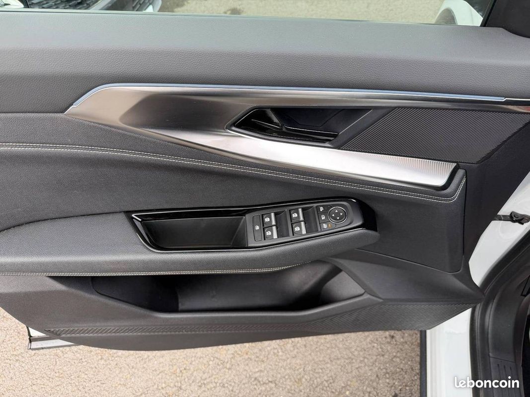 RENAULT Austral E-Tech hybrid 200 Techno (image 20)