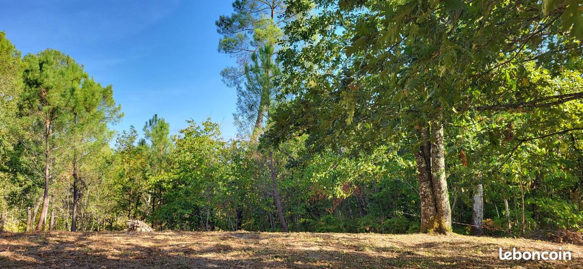 Terrain 4957 m² · à Bergerac · 4 957 m² · 40 000 €