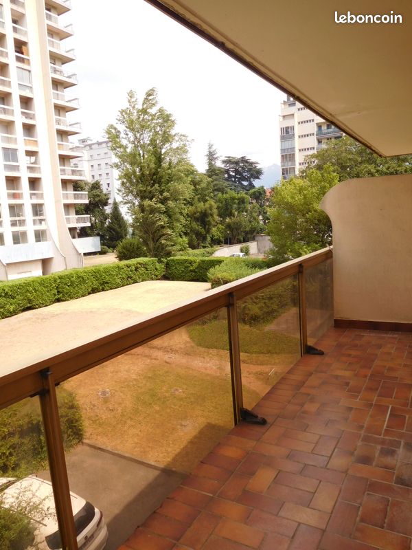 Appartement 1 pièce 27 m² · à Grenoble · 27 m² · 540 €