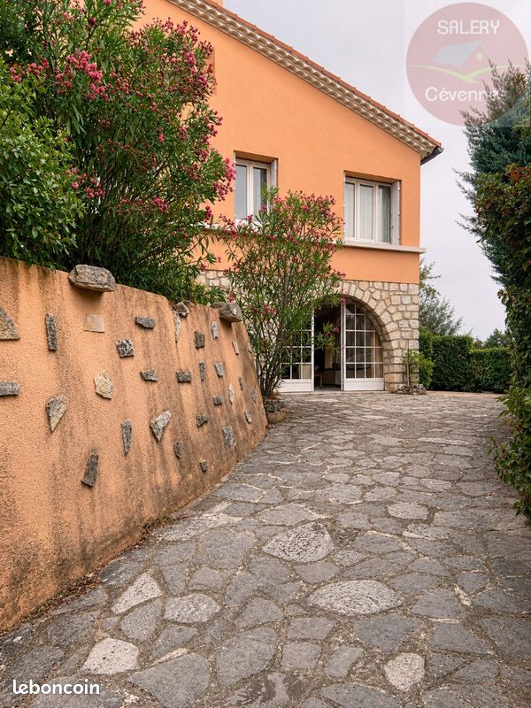 Maison 5 pièces 142 m² · à Alès · 142 m² · 282 000 €