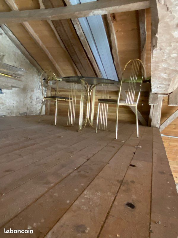 Table avec 2 chaises (image 1)