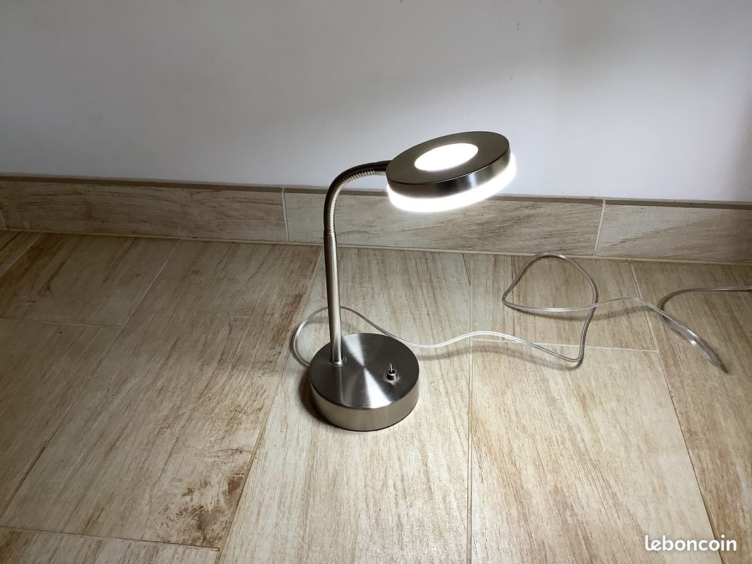 Lampe de bureau (image 2)