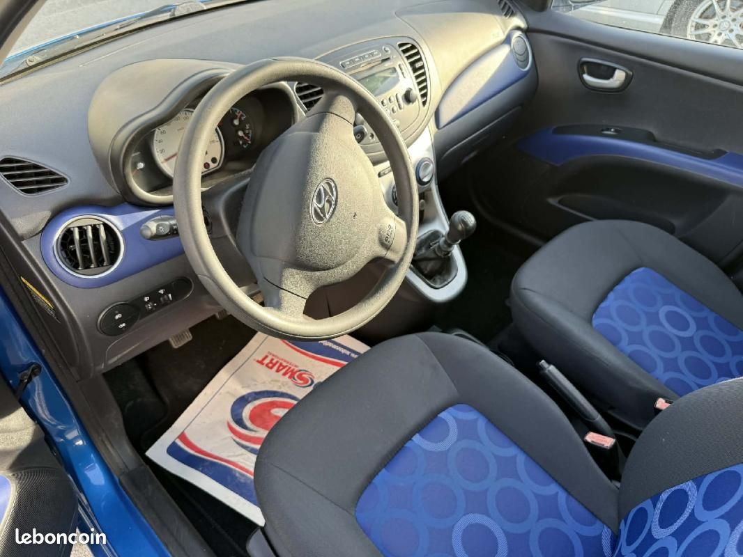 Hyundai i10 1.1 CRDi 75 Pack Confort (image 9)