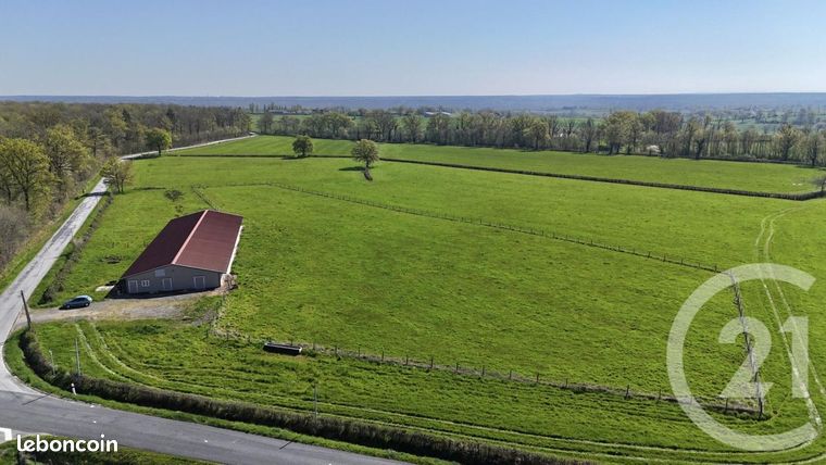 Terrain 15 026 m² Bressolles