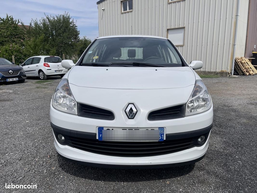 RENAULT CLIO III BERLINE 1.5 dCi 85 CV | PREMIERE MAIN - SORT DE REVISION - KIT DISTRIB FAIT (image 3)