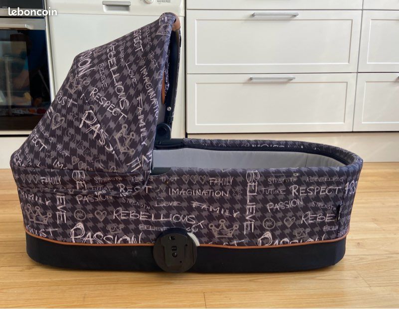 Nacelle Cybex Cot S avec matelas et accessoires (image 1)