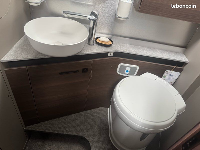 Camping-car Mercedes adria supersonic 890 (image 8)