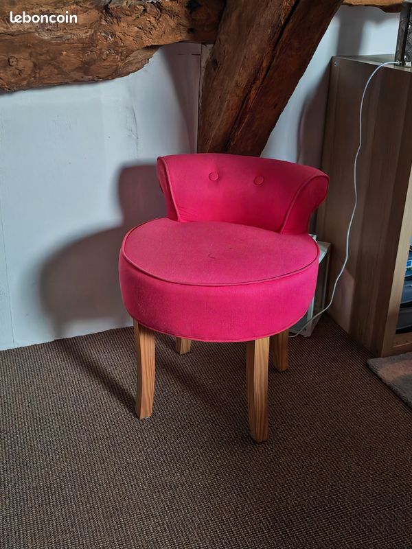 Fauteuil rose (image 1)