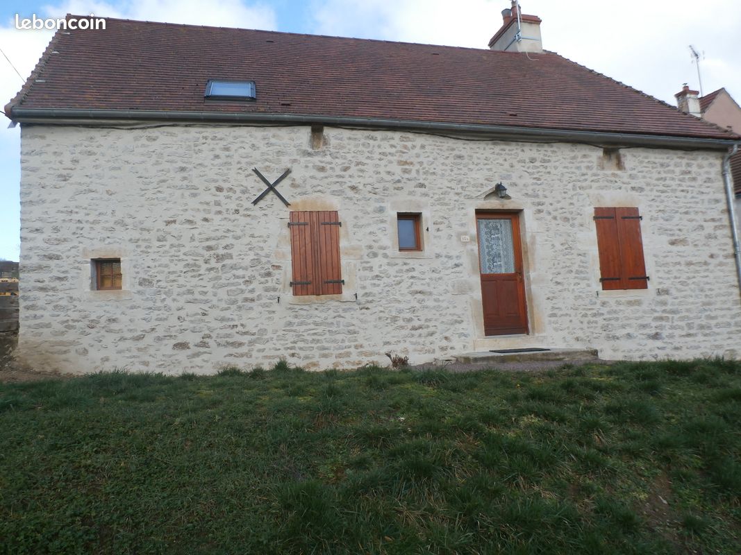 MAISON de 110 m2 à louer à Corrombles (image 1)