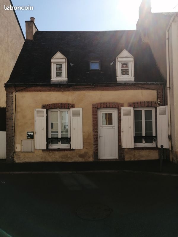 Maison 5 pièces 70 m² · à Saint-Calais · 70 m² · 30 000 €