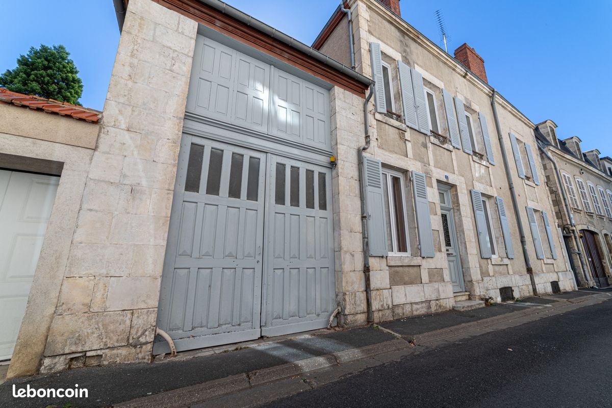Maison 6 pièces 203 m² · à Issoudun · 203 m² · 214 000 €