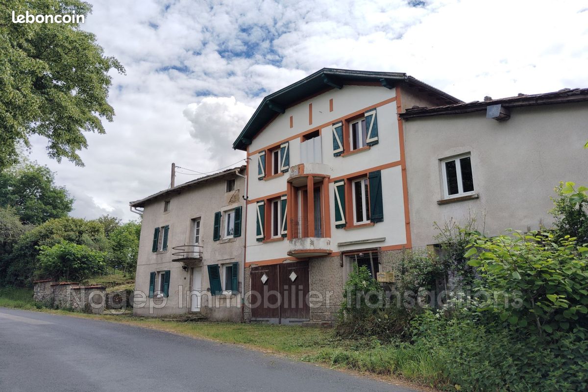 Maison 10 pièces 235 m² · à Vollore-Ville · 235 m² · 110 000 €