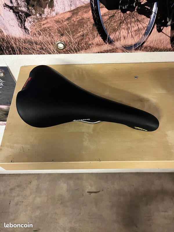 Selle Selle Italia Flite Vintage – Noire – Pour Vélo Route – Occasion