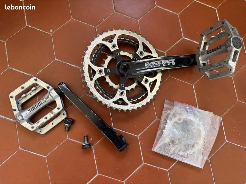 PLATEAU RACE FACE 44T / Neuf - Équipements vélos