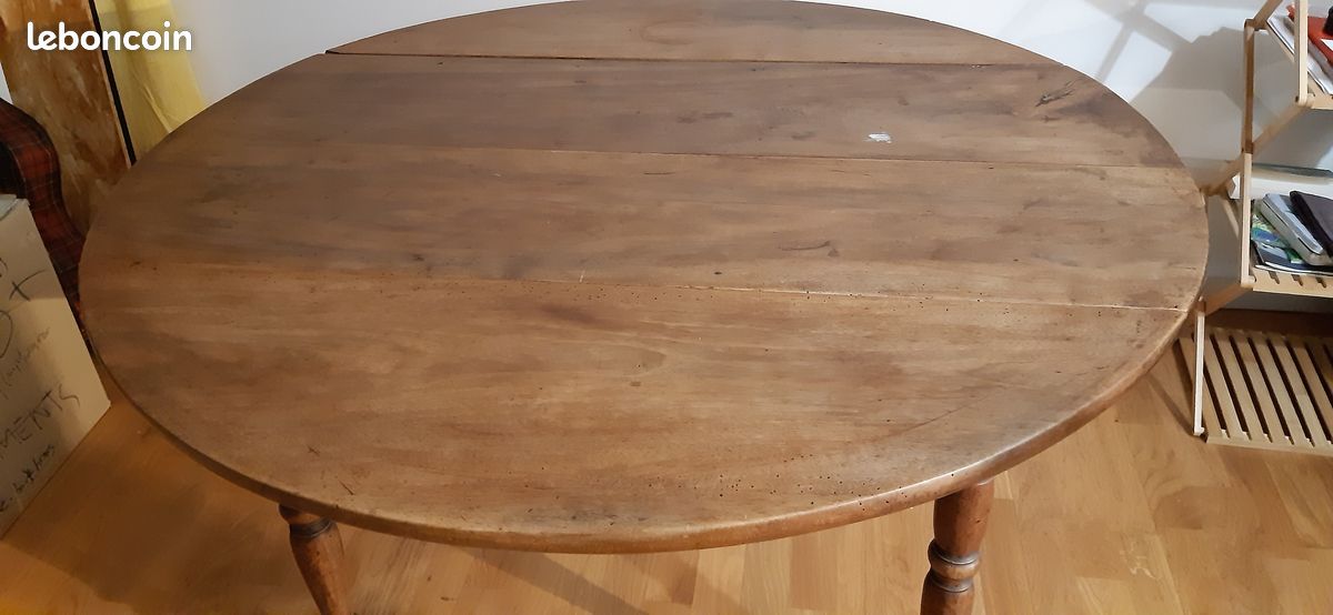 Table ronde extensible et ses 4 chaises (image 1)
