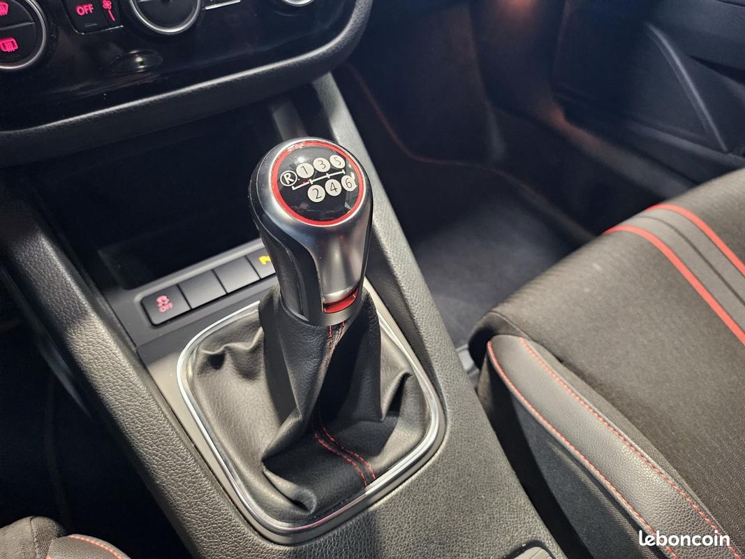 Volkswagen scirocco 2.0 tsi 220 gts (image 18)