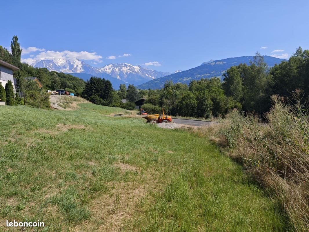 Terrain 878 m² Sallanches · 260 000 €
