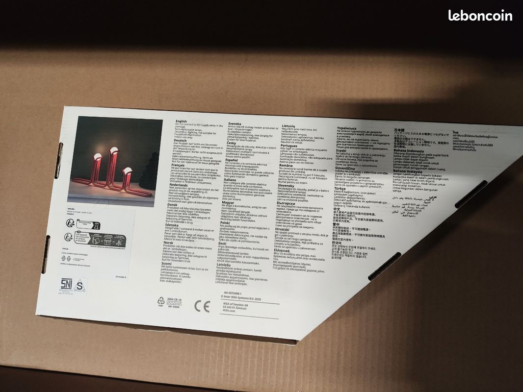 STRÅLA Lampe de table à LED - IKEAPEDIA