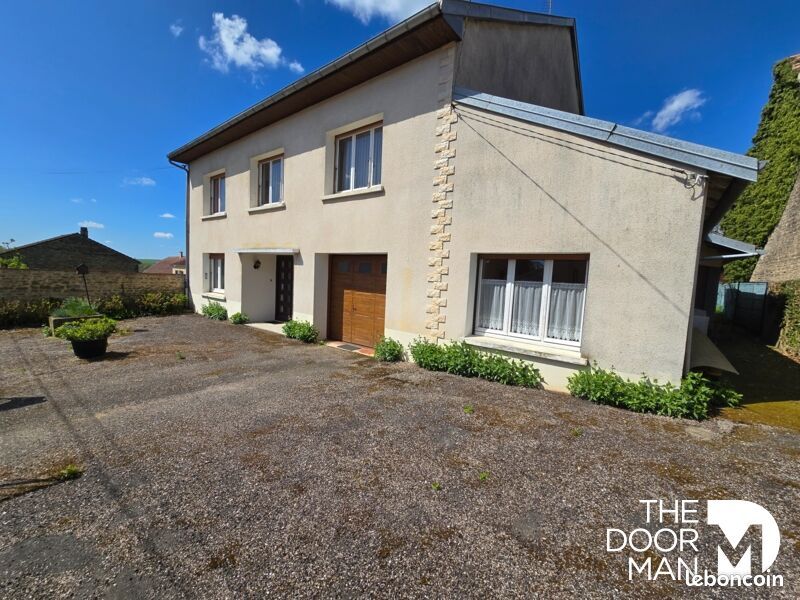 Maison 8 pièces 226 m² · à Millières · 226 m² · 138 000 €