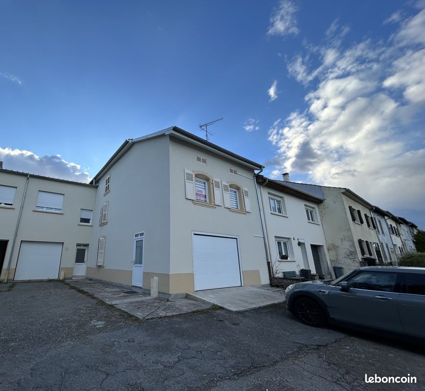 Maison 5 pièces 119 m² · à Freistroff · 119 m² · 990 €/mois