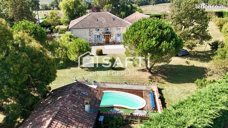 Propriété 7 pièces 270 m²