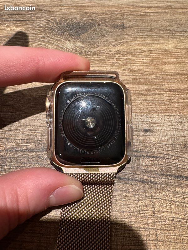 Apple Watch SE (image 2)