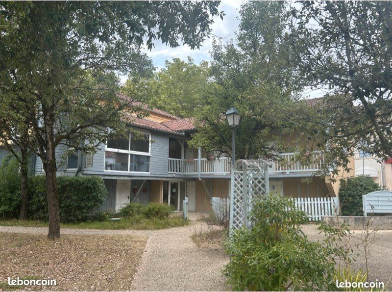 Maison 14 pièces 310 m² · à Eugénie-les-Bains · 310 m² · 290 000 €