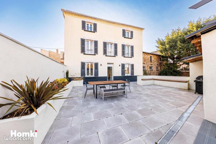 Maison 6 pièces 226 m²
