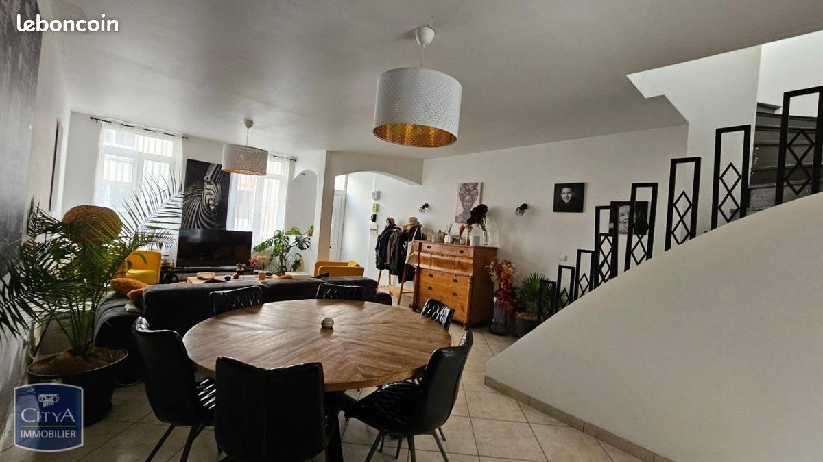 Maison 5 pièces 124 m² · à Saint-Quentin · 124 m² · 900 €/mois
