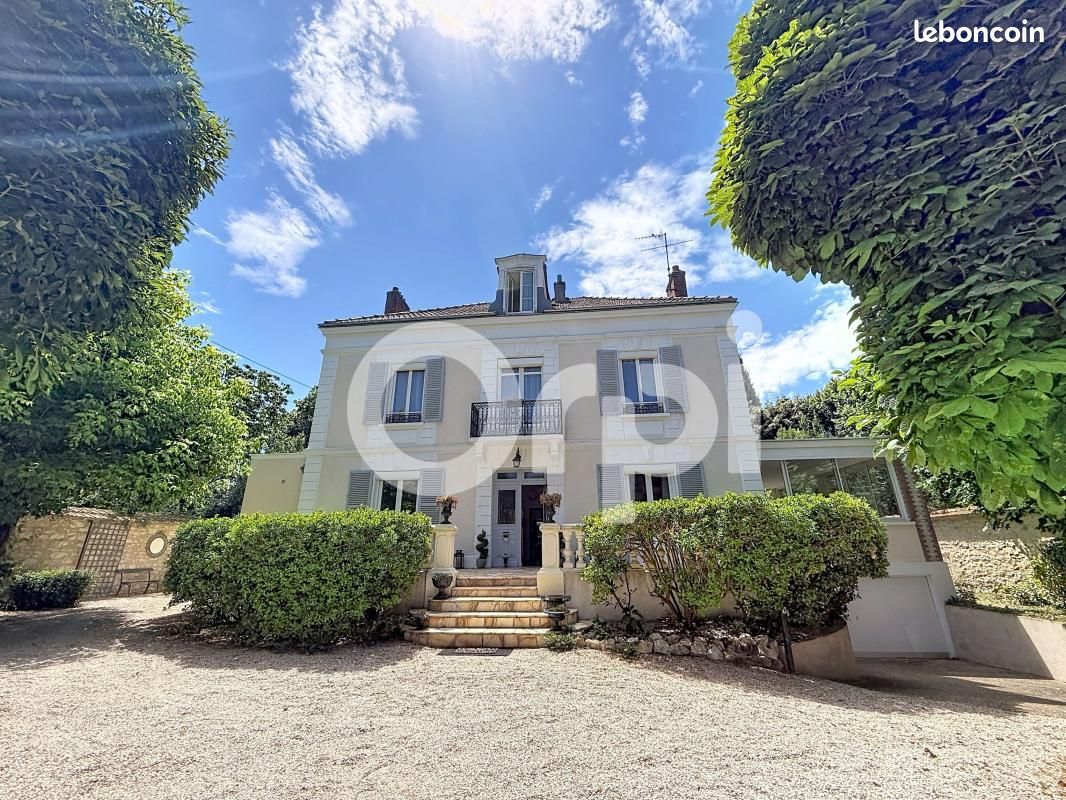 Maison 8 pièces 317 m² · à Montereau-Fault-Yonne · 317 m² · 749 000 €